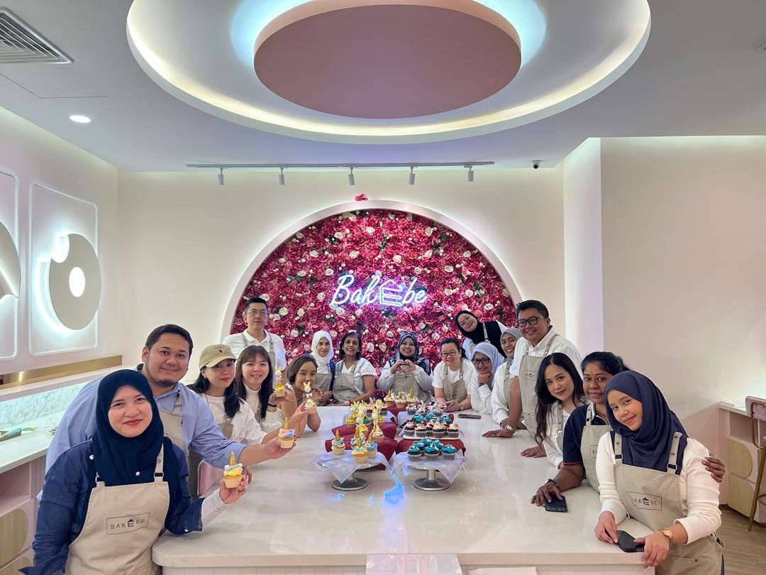 A Day as a Cake Baker