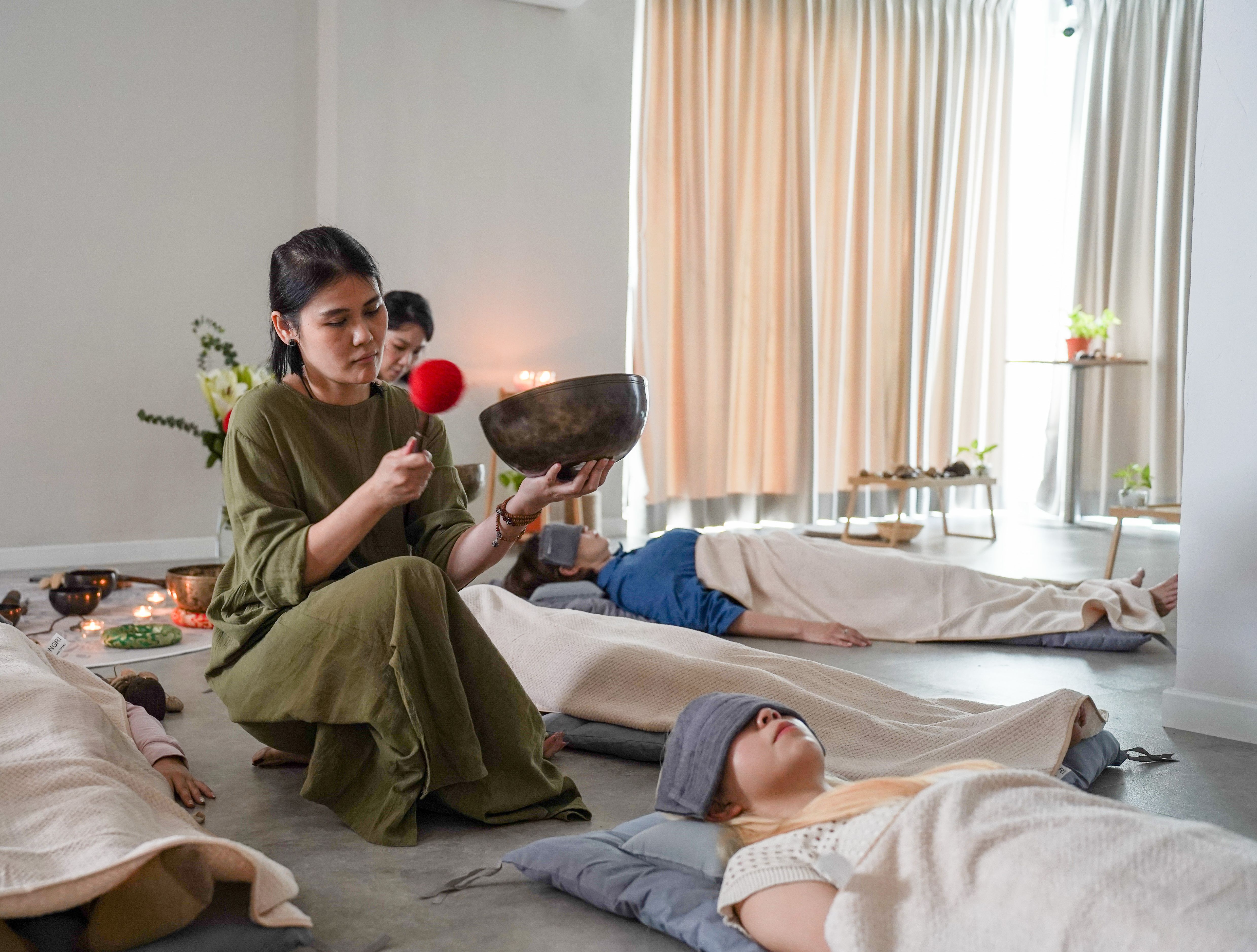 Calm Your Mind with Singing Bowl Vibrations